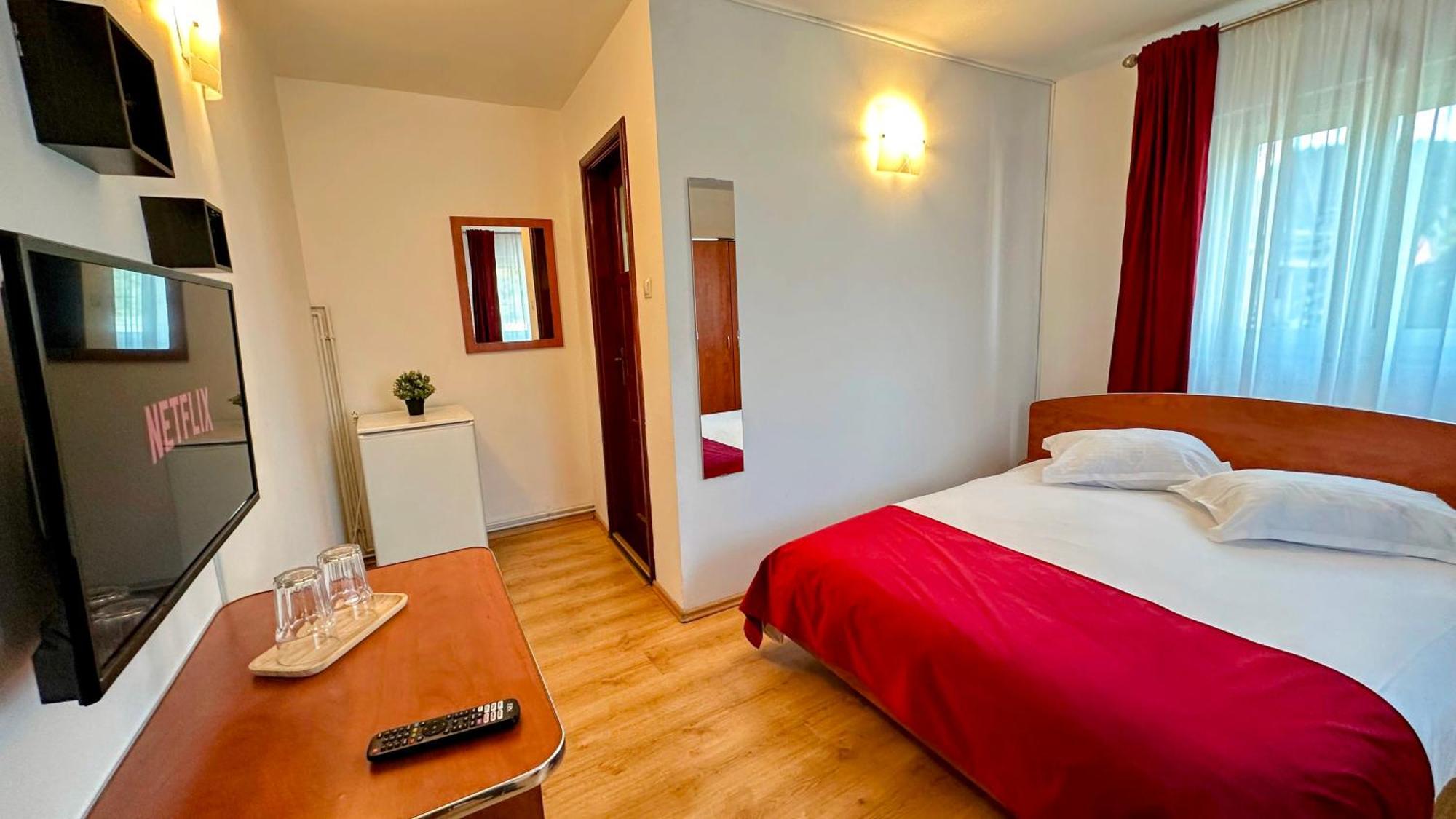 Valea Alba View - Self Check-In Hotel Buşteni Eksteriør billede